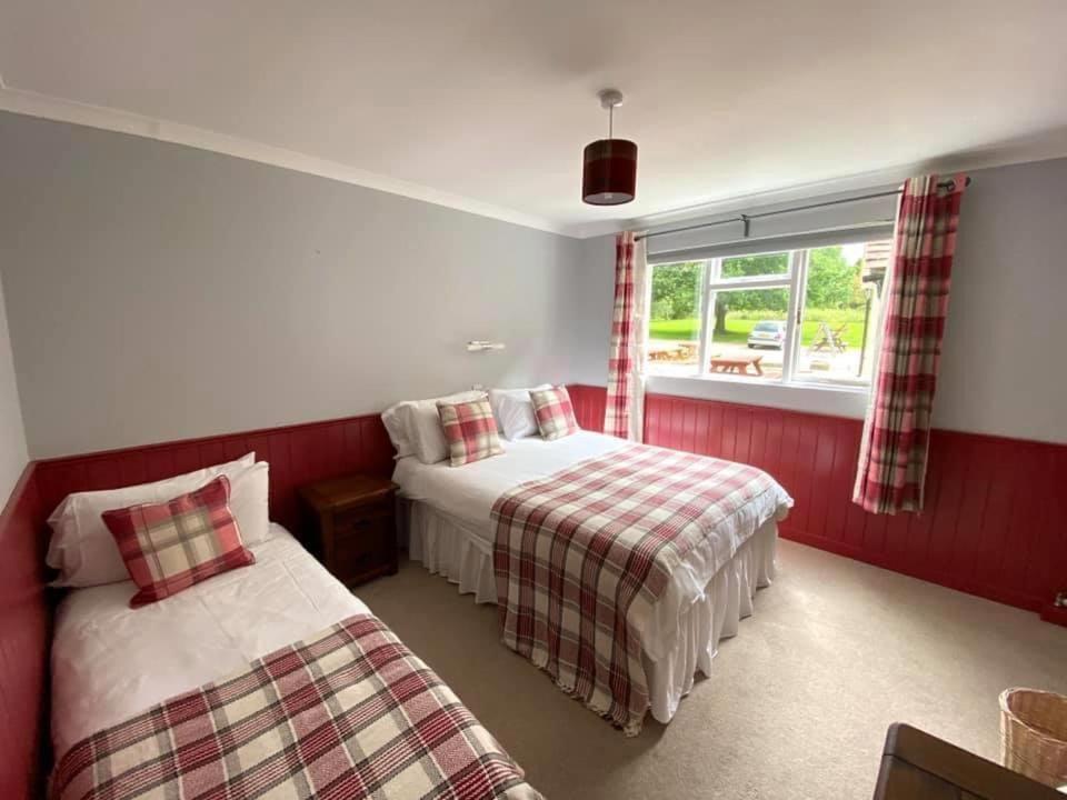 The Benett Arms Bed & Breakfast ชาฟท์สบรี ภายนอก รูปภาพ